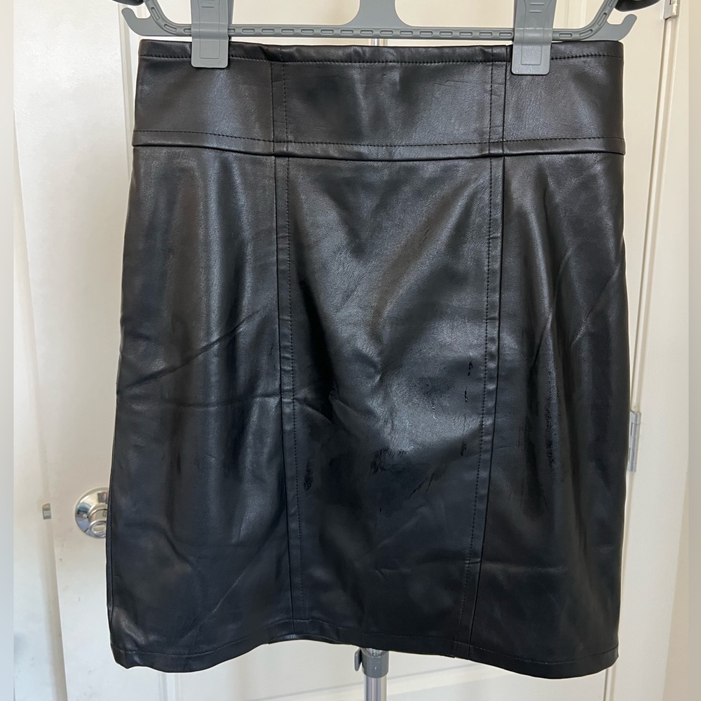 Express Faux leather pencil skirt. Size 6